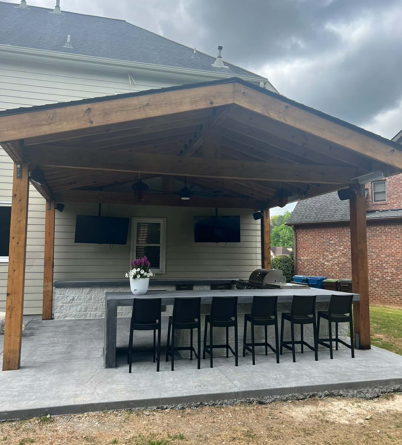 Outdoor Kitchen