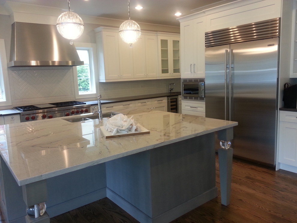 Kitchen - transitional kitchen idea