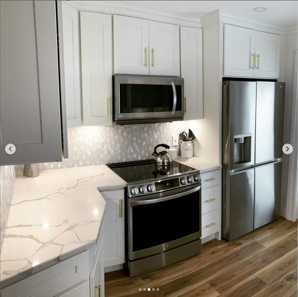LEVITTOWN KITCHEN