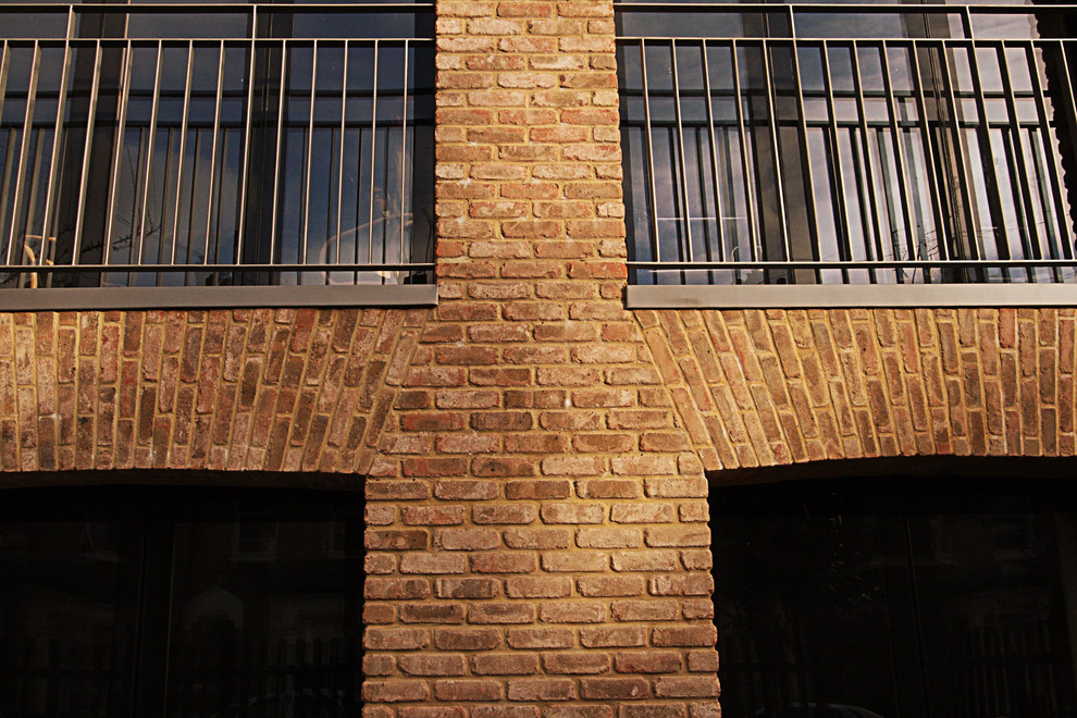 Photo of a contemporary house exterior in London.