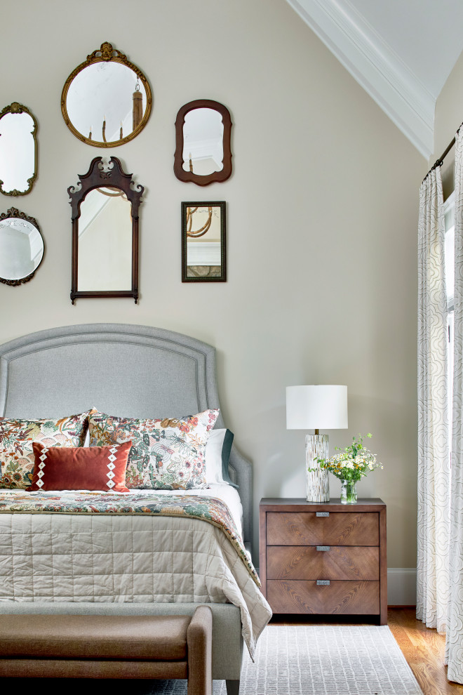 Bedroom - transitional bedroom idea in Atlanta