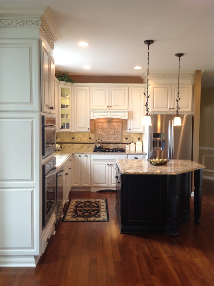 Traditional Elegant Kitchen