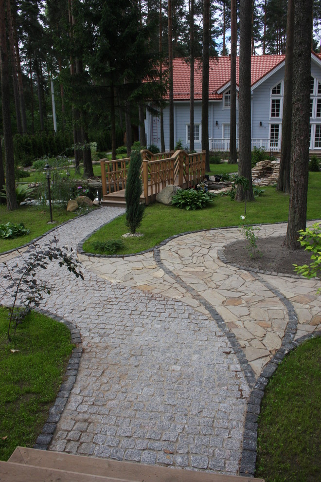 Реализация ландшафтного проекта в сосновом лесу