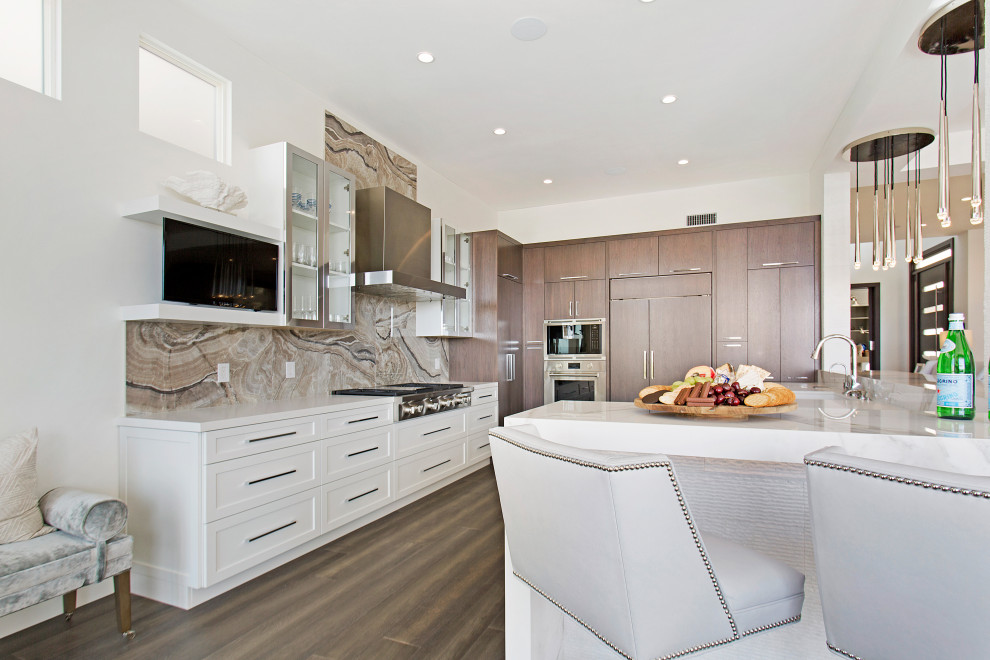Kitchen - transitional kitchen idea in Orange County