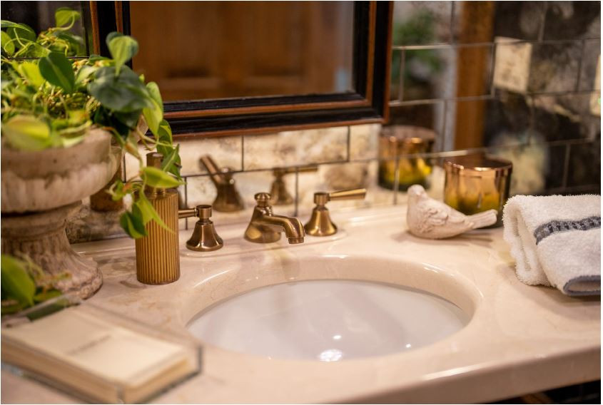 Upper Arlington Powder Room