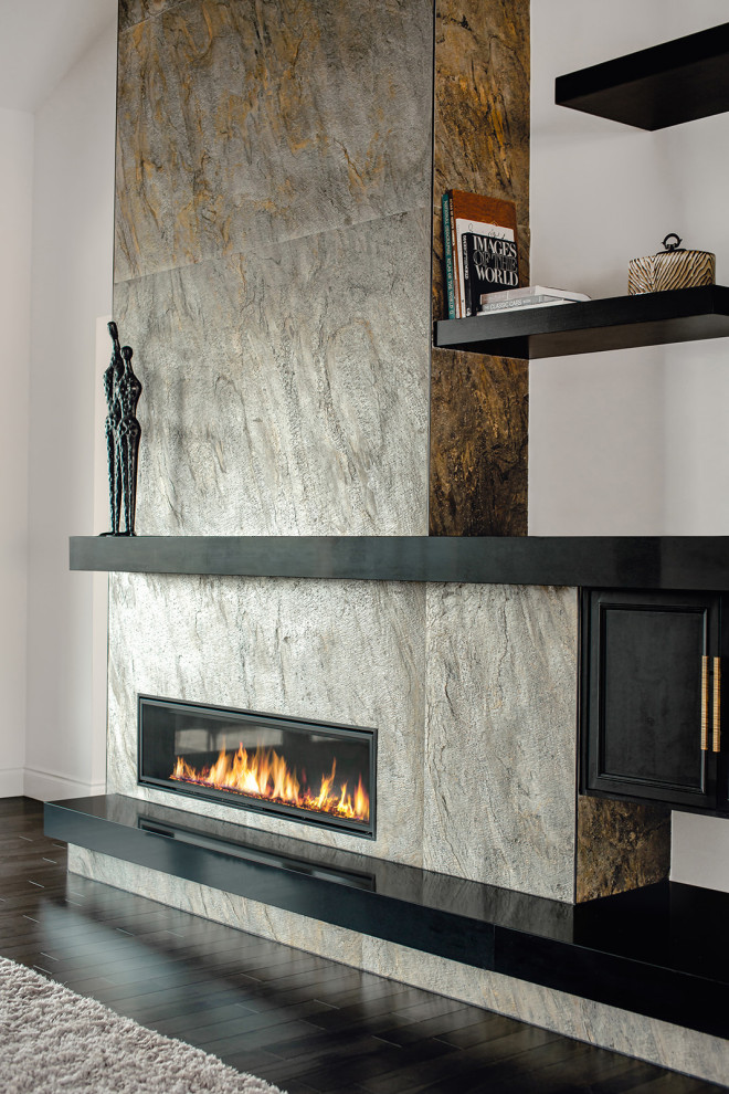 Example of a transitional home design design in Austin