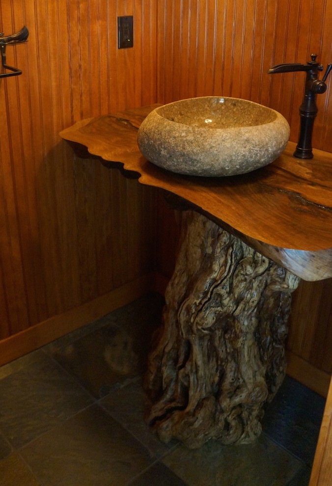Home design - rustic home design idea in Burlington