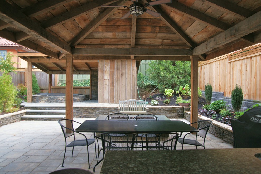 Transitional patio in Portland.