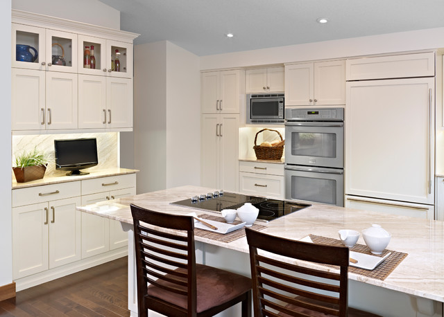 Transitional transitional-kitchen