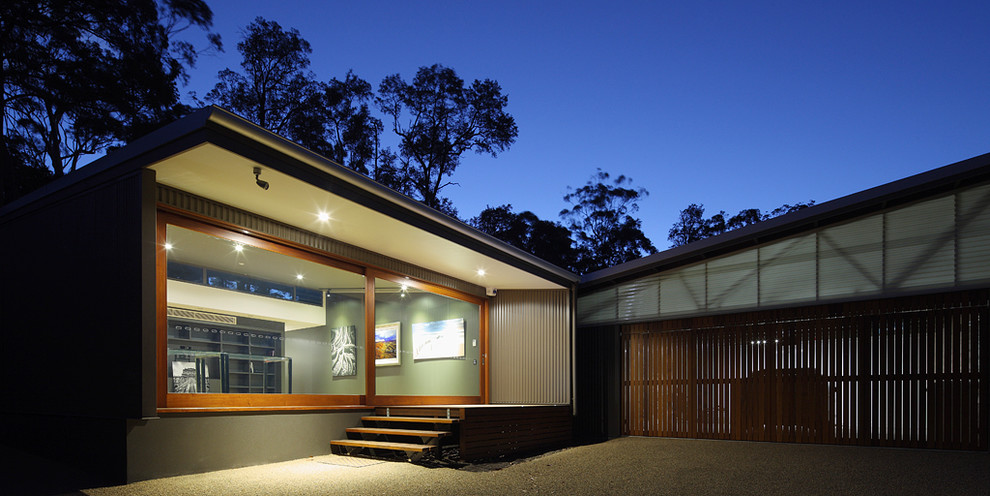 This is an example of a large contemporary shed and granny flat in Sunshine Coast.