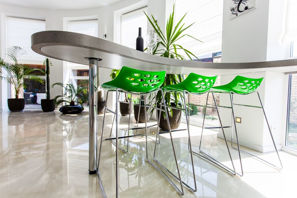 Акцент на белом