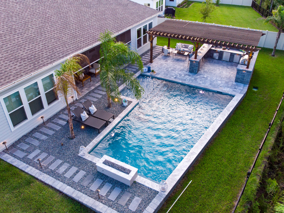 Inspiration for a modern pool in Jacksonville.