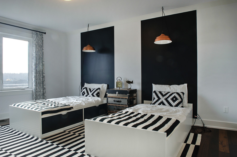 Inspiration for a transitional home design remodel in Toronto