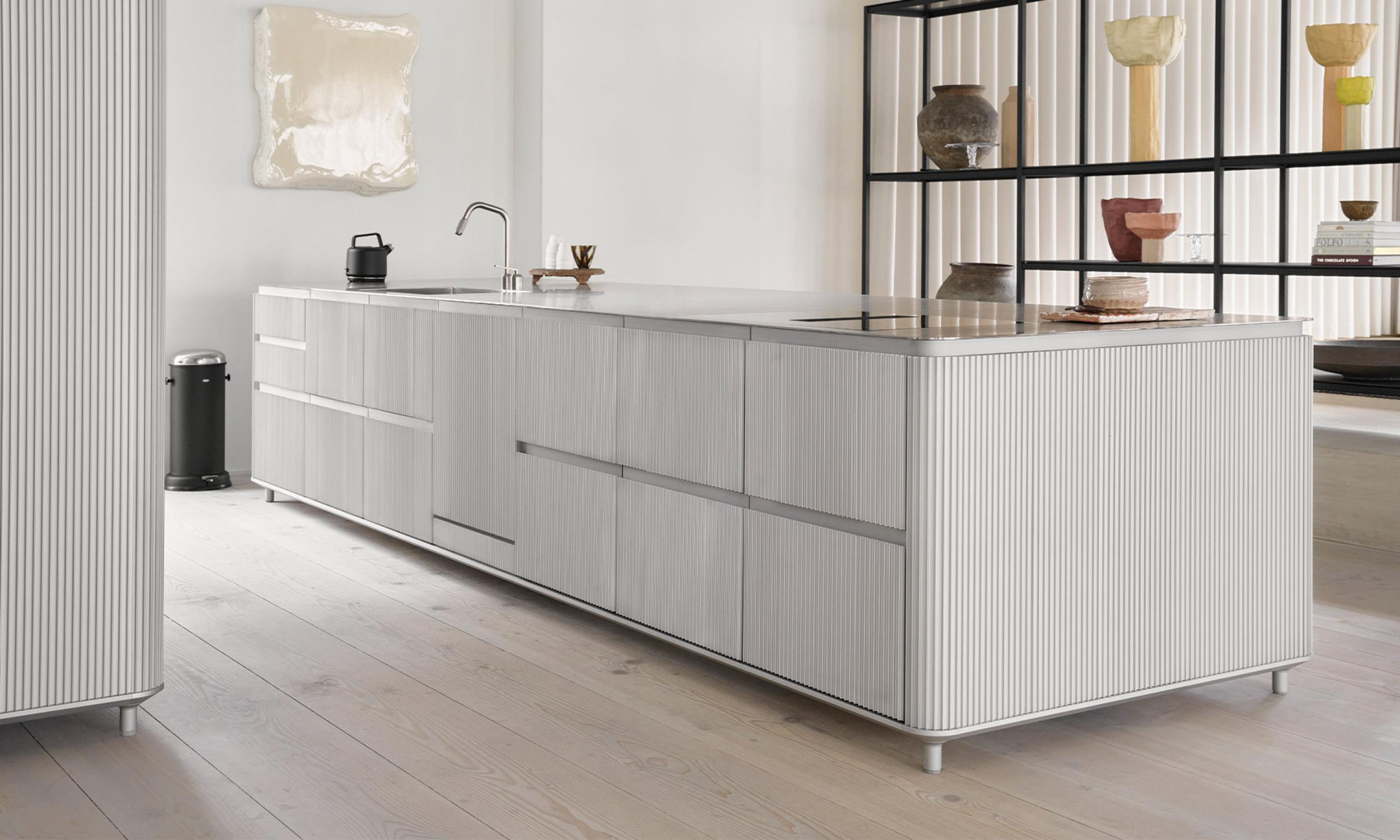 V3 ALUMINIUM & STAINLESS STEEL KITCHEN