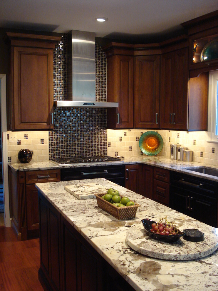 Kitchen - transitional kitchen idea