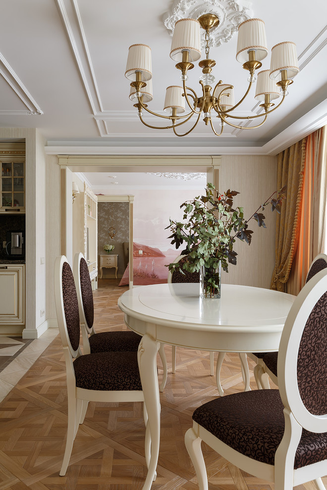 Квартира в Петродворце в классическом стиле - 124 м²