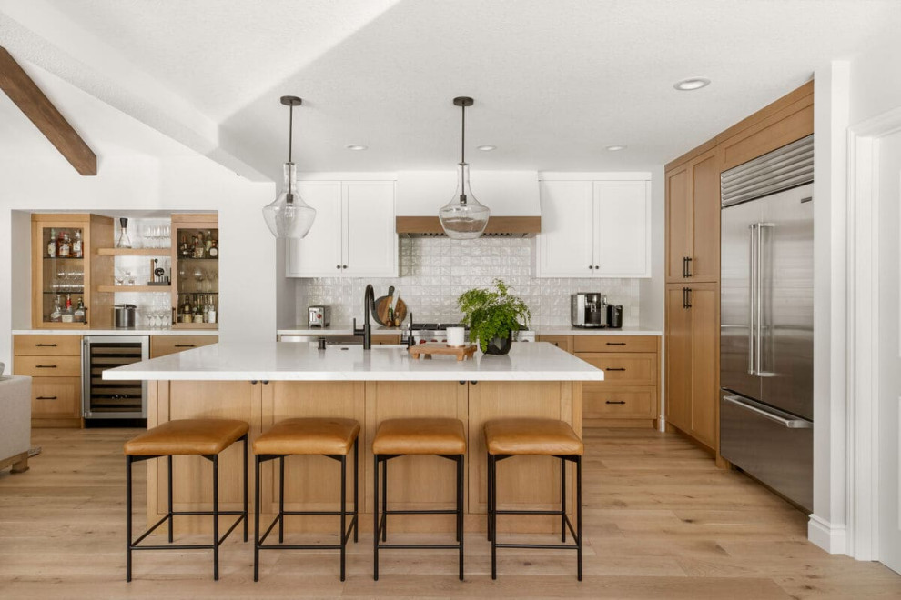 Transitional kitchen photo in Los Angeles