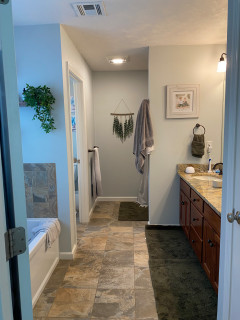 Before and After: 4 Refined Bathrooms in 120 to 170 Square Feet (12 photos)