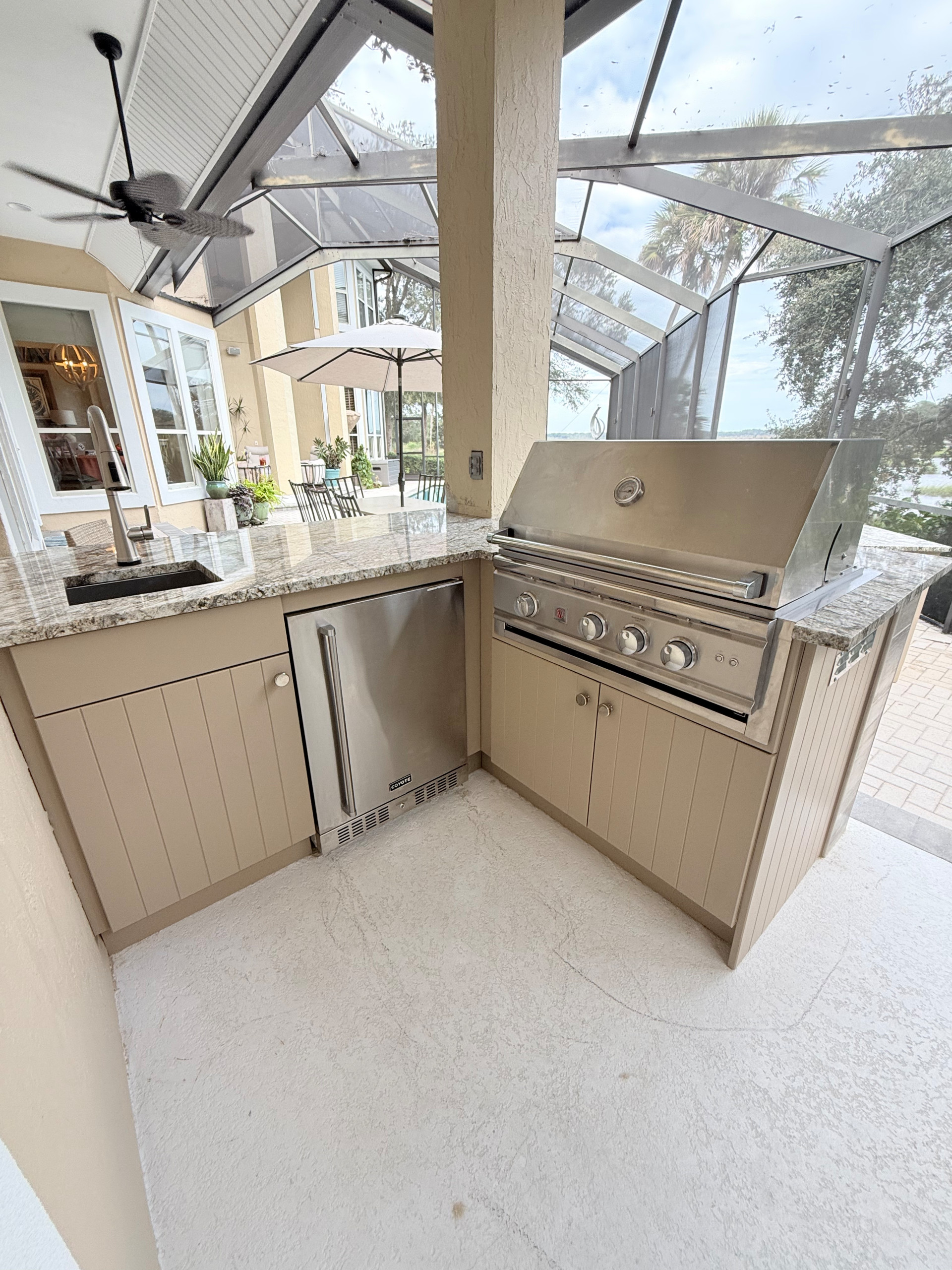 Outdoor Kitchen