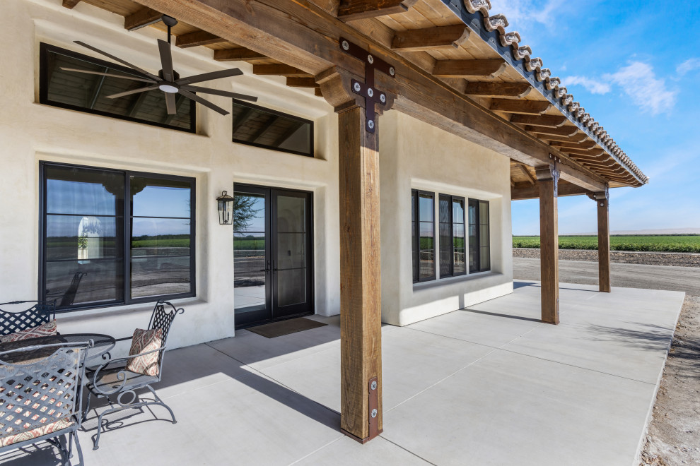 Covered Outdoor Living with Timber Posts | Tuscan Farmhouse