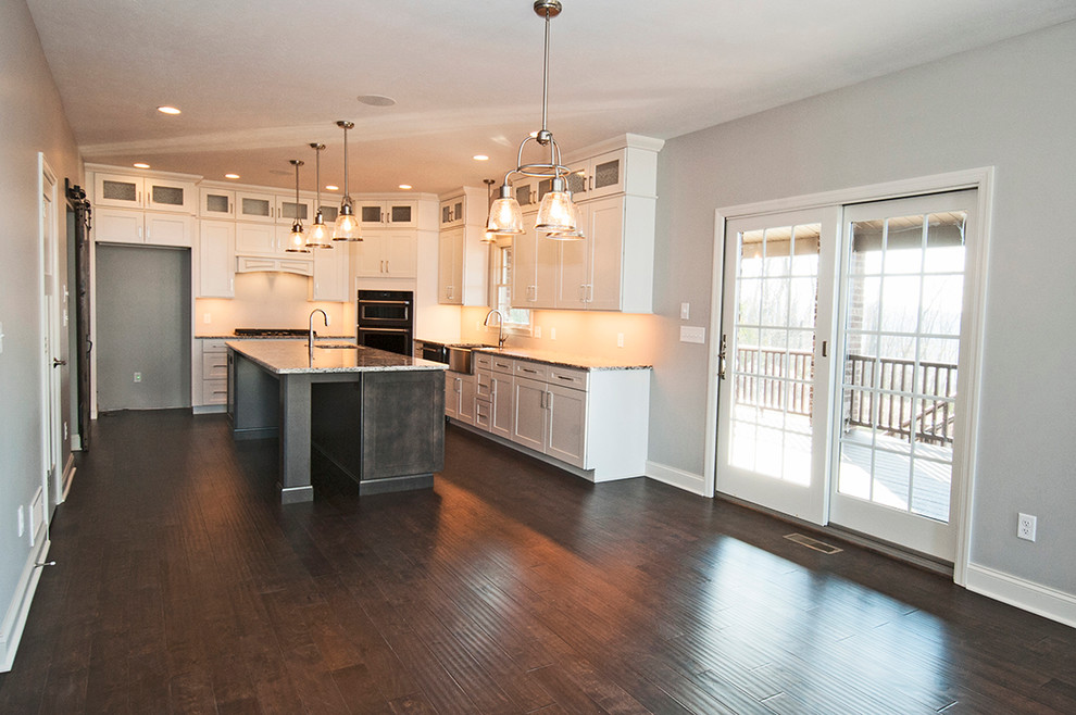 Kitchen - transitional kitchen idea
