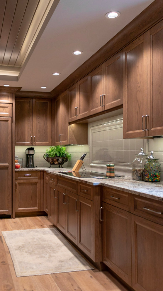 Kitchen - transitional kitchen idea in Omaha