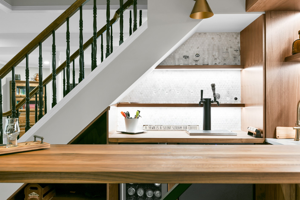 BOLD BESPOKE BASEMENT BAR