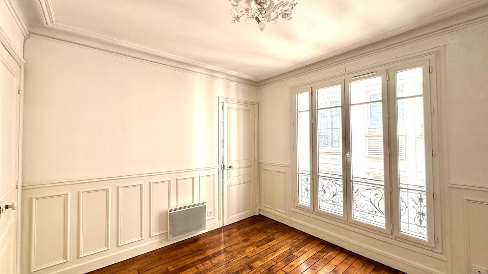Rénovation partielle, décoration et ameublement d'un appartement ancien