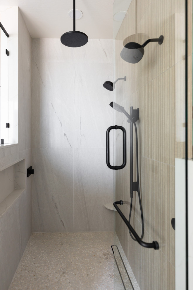 Example of a transitional bathroom design in Phoenix