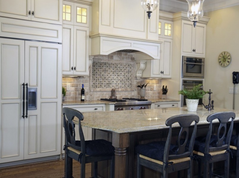 Mountain style kitchen photo in Orange County