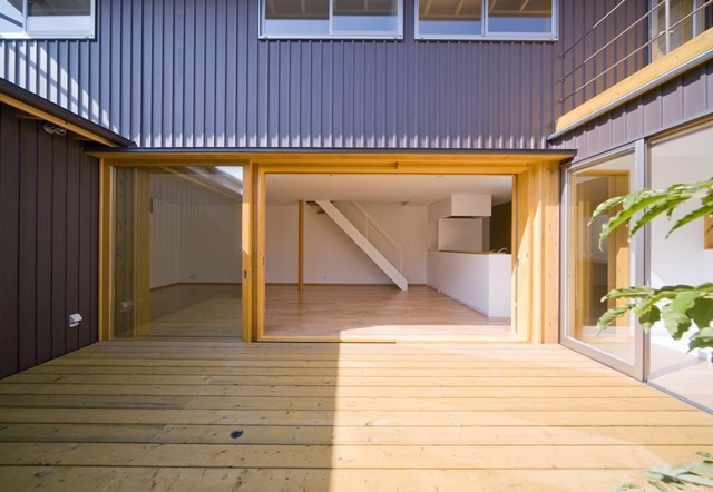 遠藤の家 moderno-patio