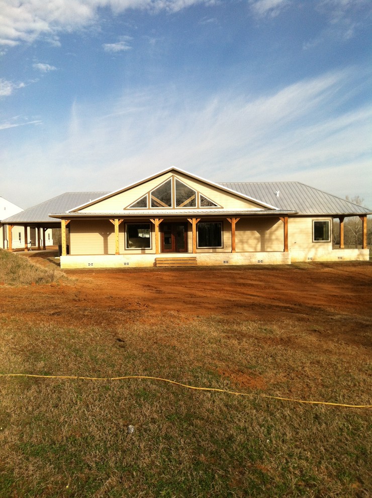 Home design - rustic home design idea in Houston
