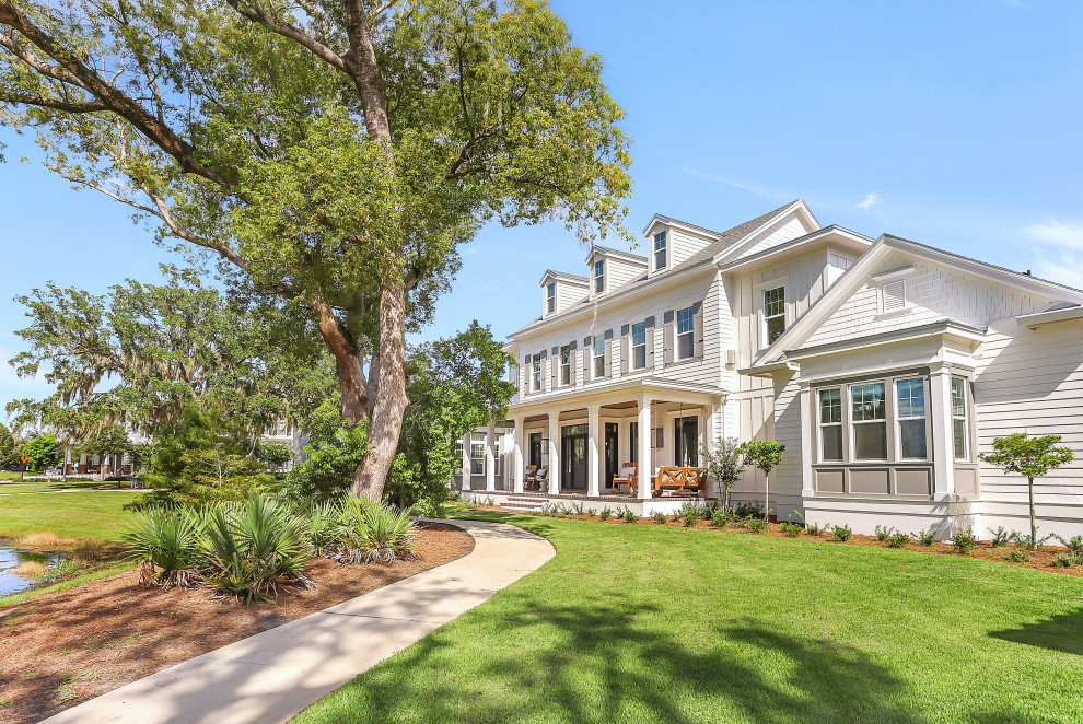 Transitional exterior home photo in Orlando