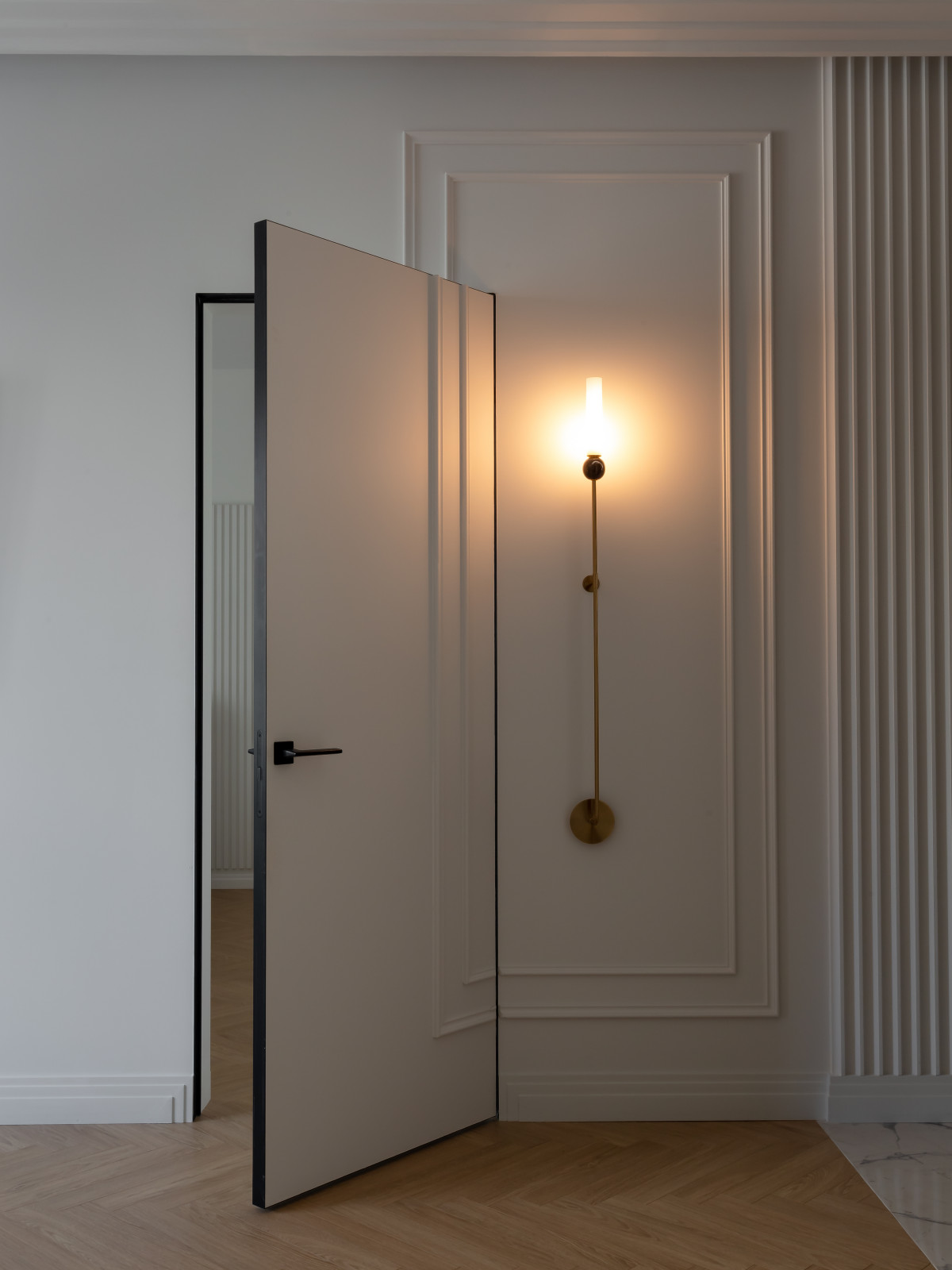 Графичный "Черно-белый" интерьер для студентки архитектурного ВУЗа