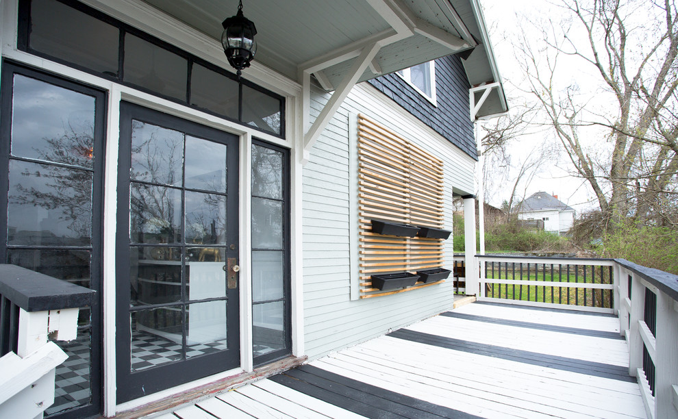 Example of a large transitional deck design