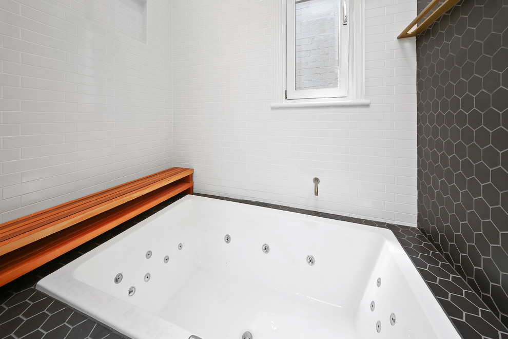 Photo of a contemporary bathroom in Newcastle - Maitland.