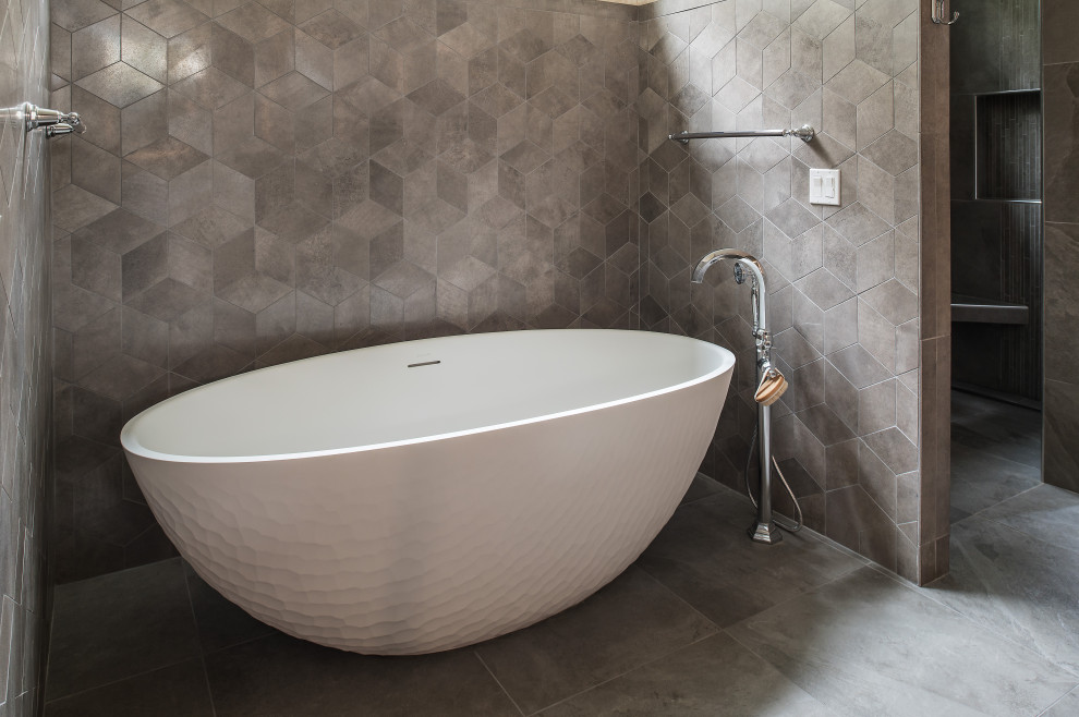Inspiration for a transitional bathroom remodel in Chicago