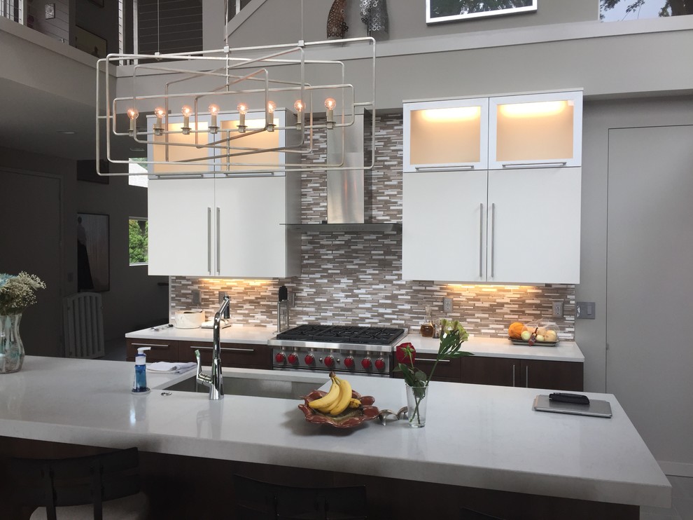 Farrant Contemporary Kitchen Detroit by GITTLEMAN CONSTRUCTION