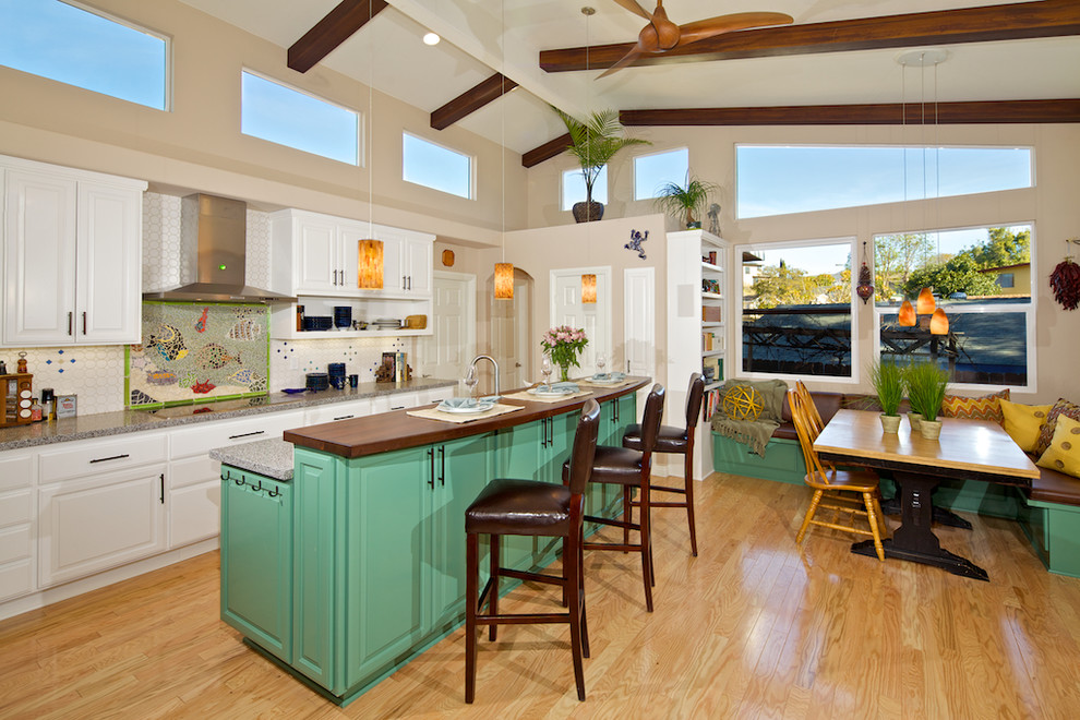 Photo of a traditional kitchen in San Diego.