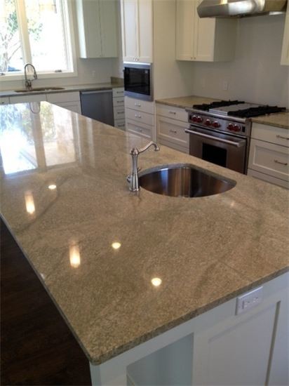 Transitional kitchen photo in Austin