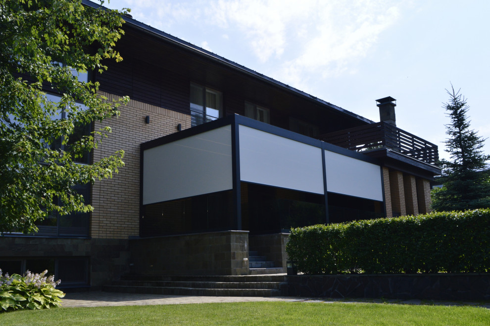 Сдвоенная биоклиматическая пергольная конструкция Renson Camargue