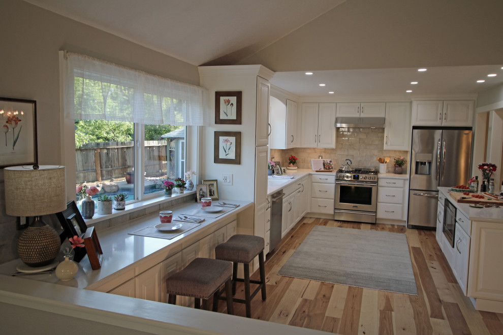Design ideas for a transitional kitchen in Sacramento.