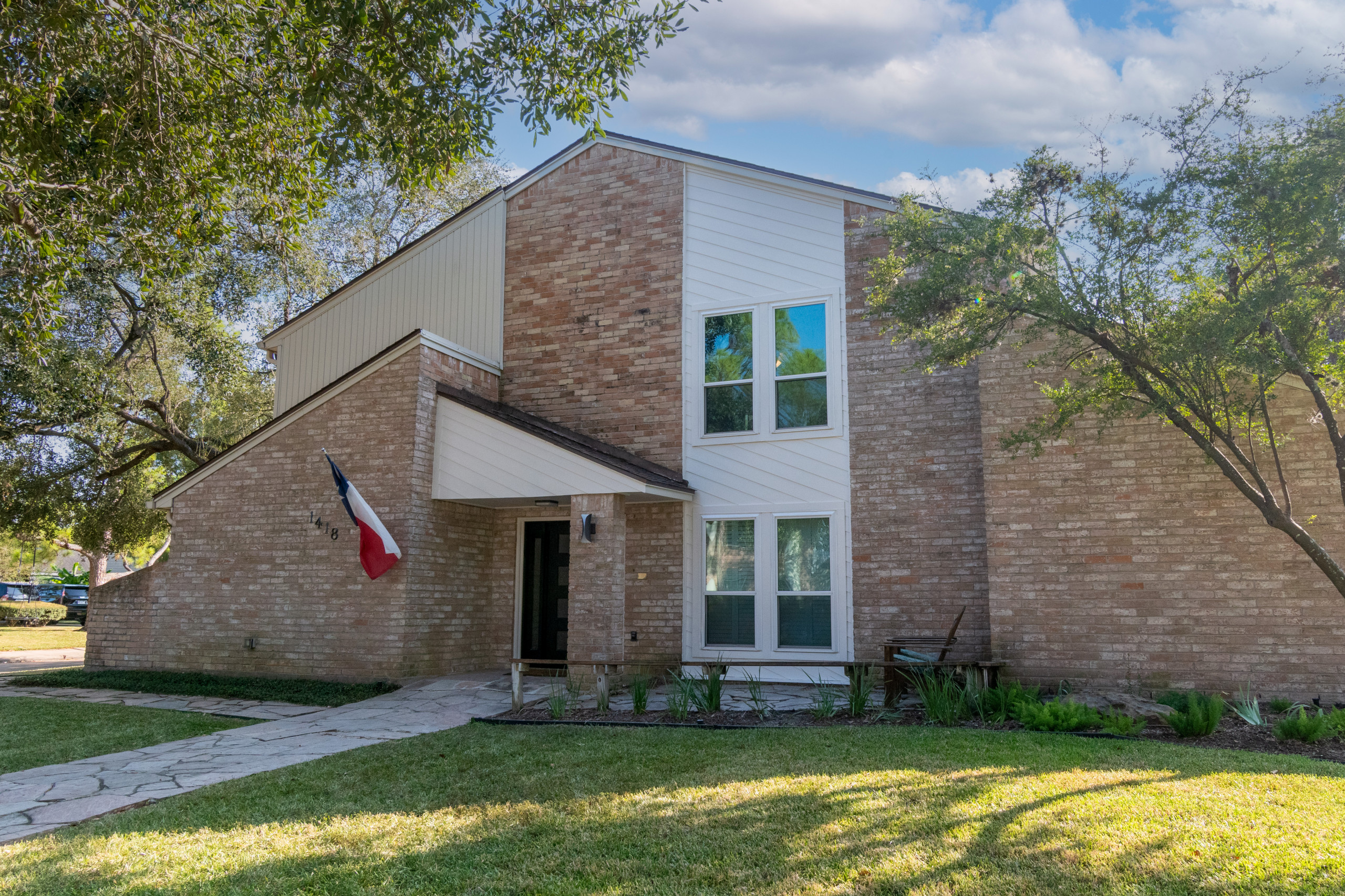 Contemporary Hardie® Siding Transformation in Houston’s Energy Corridor