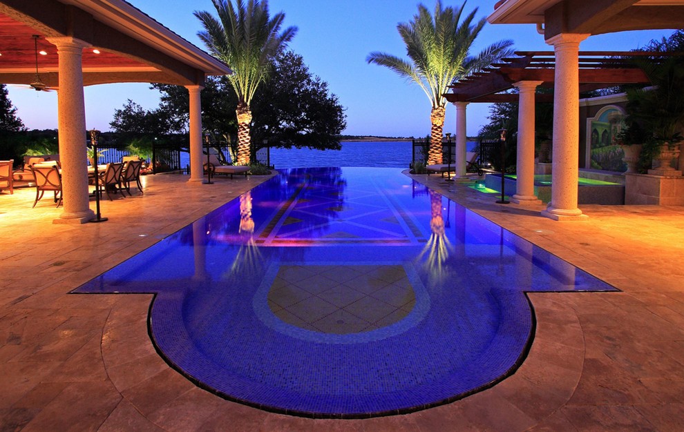 Example of a huge pool design in Miami