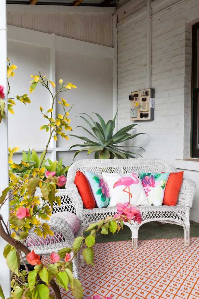 Photo of a small eclectic front yard verandah in Perth.