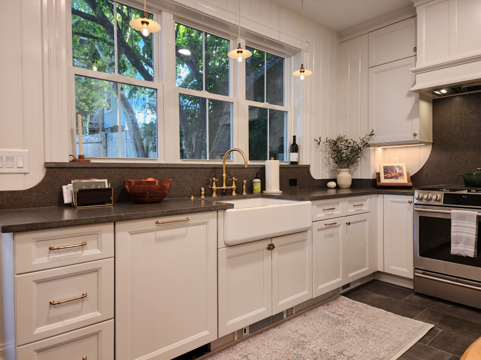 16831 - The Purrfect Kitchen