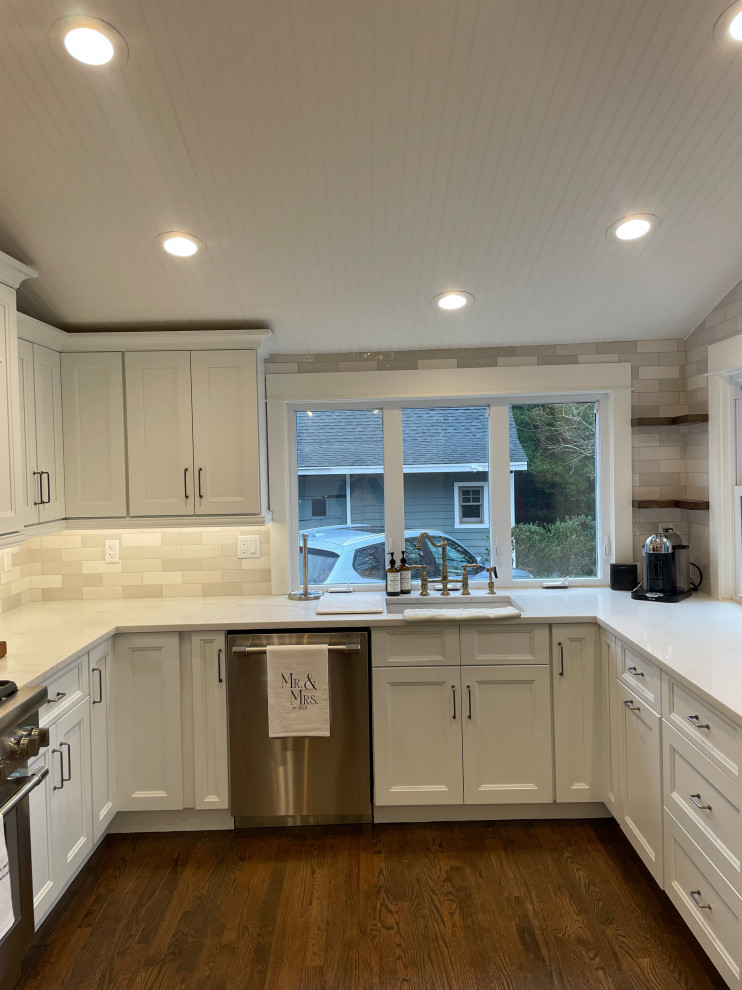 Kitchen - kitchen idea in New York