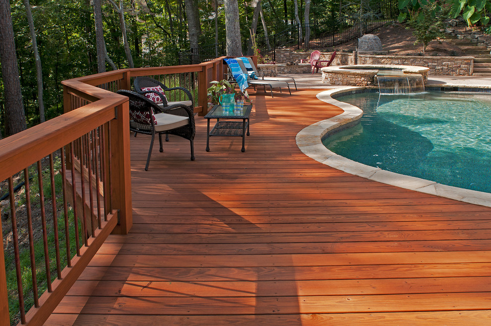Inspiration for a transitional backyard deck remodel in Atlanta
