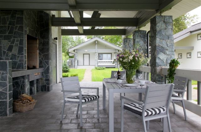 Терраса и вид на баню