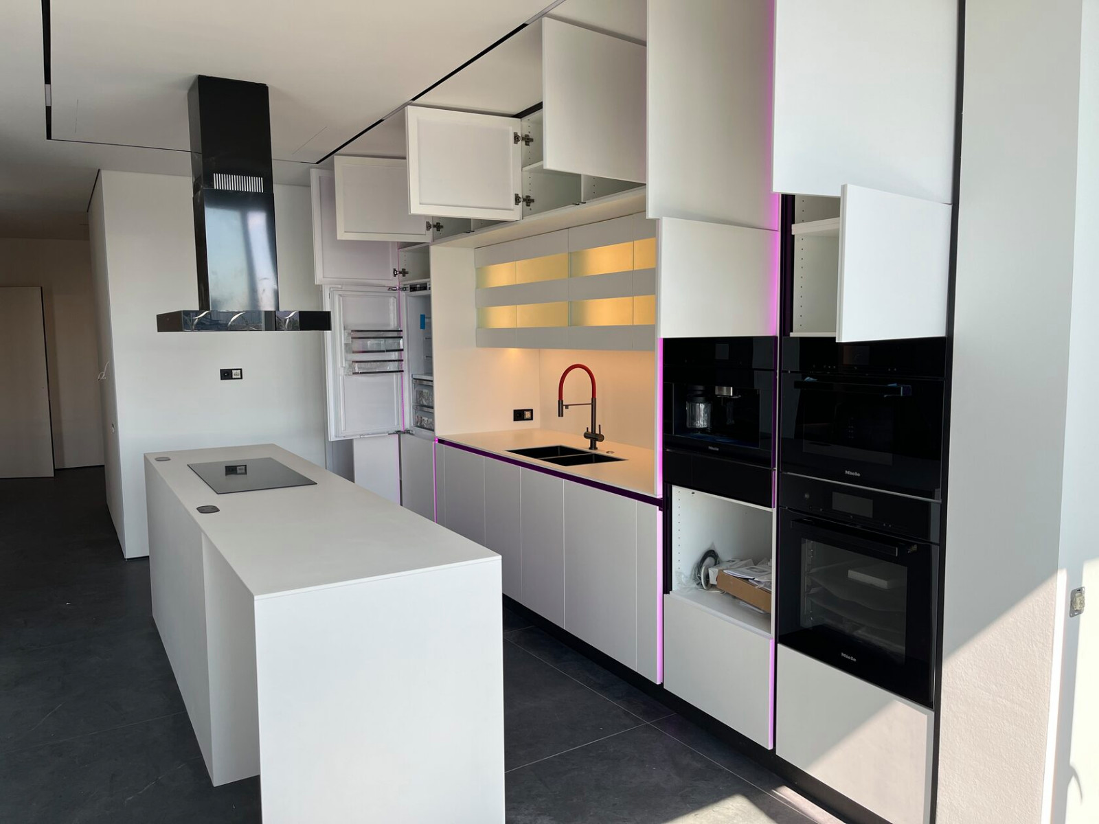 КУХНЯ "РЕЗКИЙ ЛОФТ"